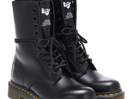 1490 MARC JACOBS X DR MARTENS Online